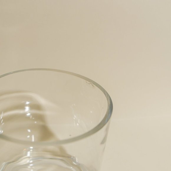 Short Cylinder Vase - Picture 5 of 5